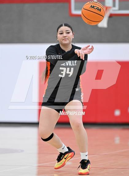 Thumbnail 3 in Roseville vs. Winters (Cardinal Classic) photogallery.