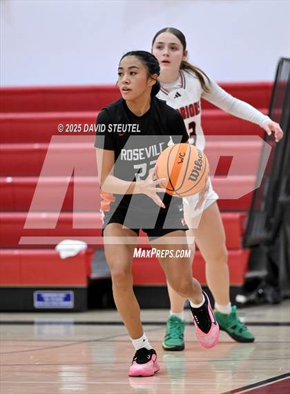 Thumbnail 2 in Roseville vs. Winters (Cardinal Classic) photogallery.