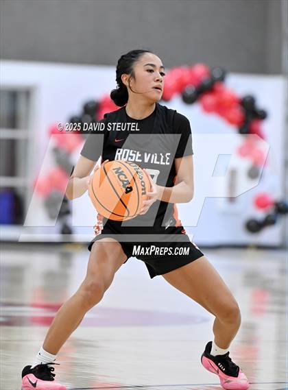 Thumbnail 1 in Roseville vs. Winters (Cardinal Classic) photogallery.