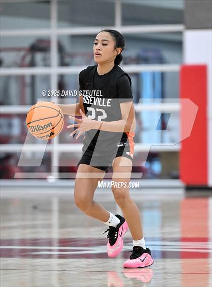 Thumbnail 3 in Roseville vs. Winters (Cardinal Classic) photogallery.