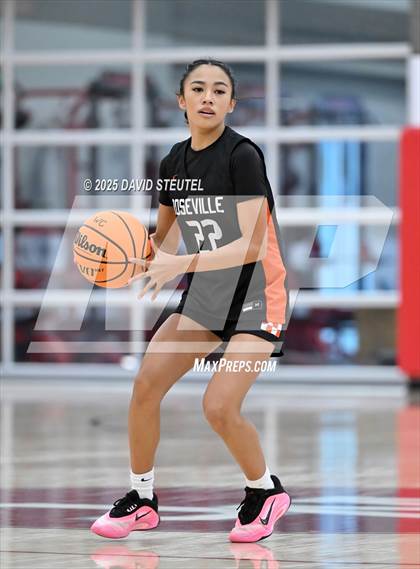 Thumbnail 2 in Roseville vs. Winters (Cardinal Classic) photogallery.