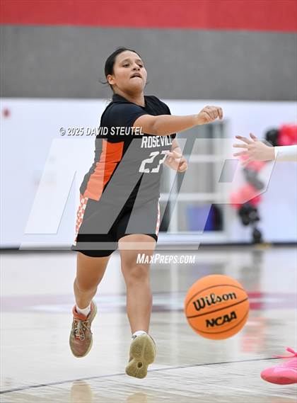 Thumbnail 3 in Roseville vs. Winters (Cardinal Classic) photogallery.