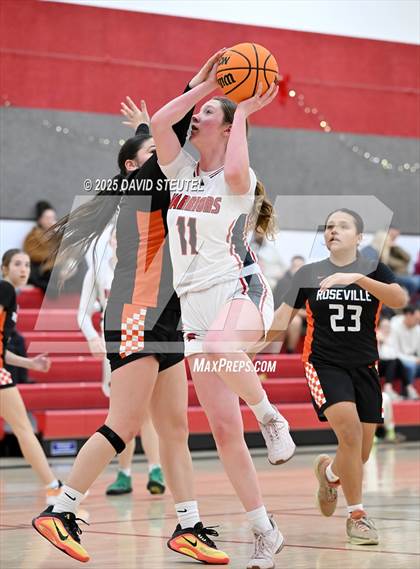 Thumbnail 3 in Roseville vs. Winters (Cardinal Classic) photogallery.