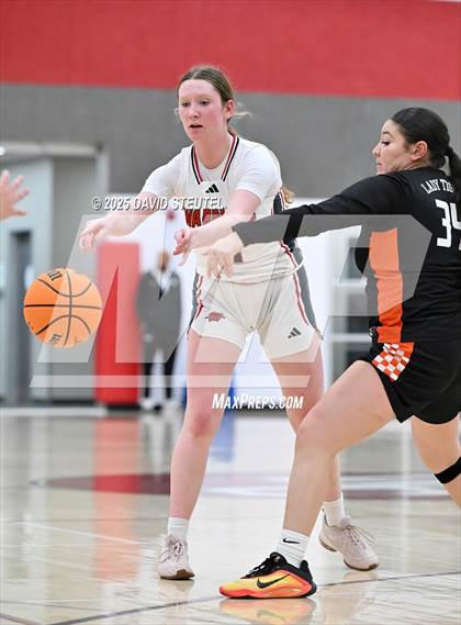 Thumbnail 2 in Roseville vs. Winters (Cardinal Classic) photogallery.