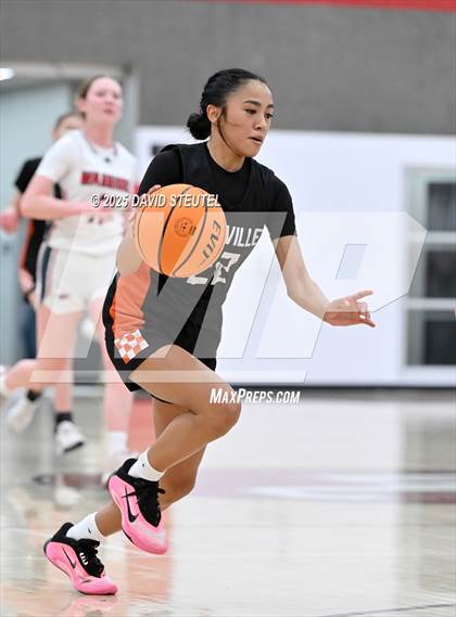 Thumbnail 3 in Roseville vs. Winters (Cardinal Classic) photogallery.