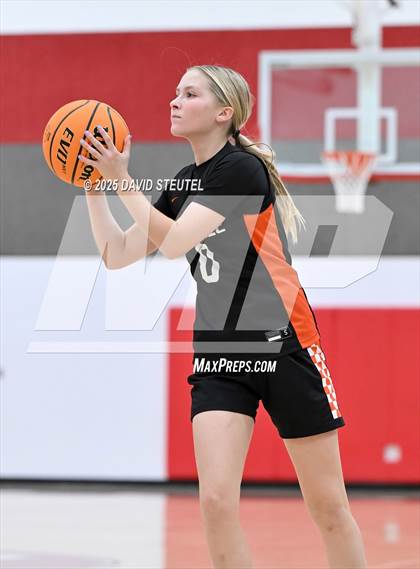 Thumbnail 1 in Roseville vs. Winters (Cardinal Classic) photogallery.