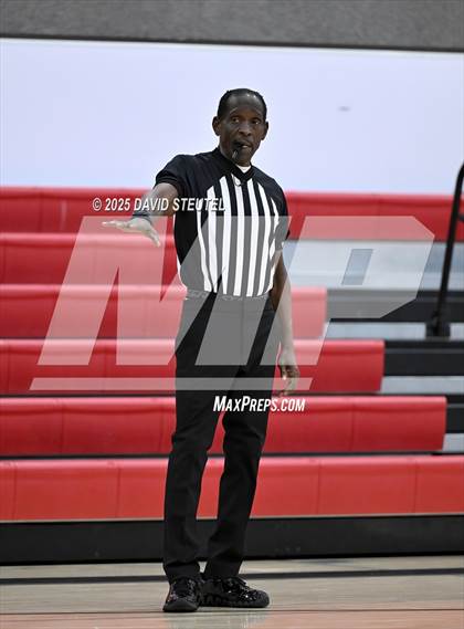 Thumbnail 1 in Roseville vs. Winters (Cardinal Classic) photogallery.