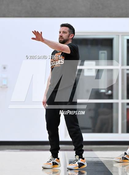 Thumbnail 3 in Roseville vs. Winters (Cardinal Classic) photogallery.