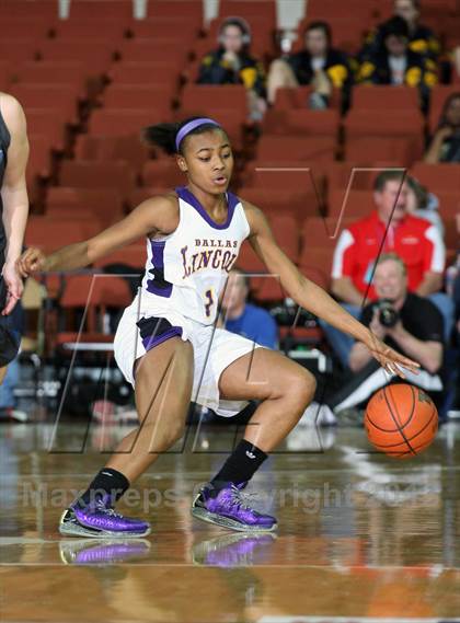 Thumbnail 2 in Lincoln vs. Georgetown (UIL 4A Final) photogallery.