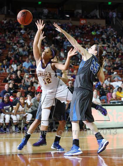 Thumbnail 2 in Lincoln vs. Georgetown (UIL 4A Final) photogallery.