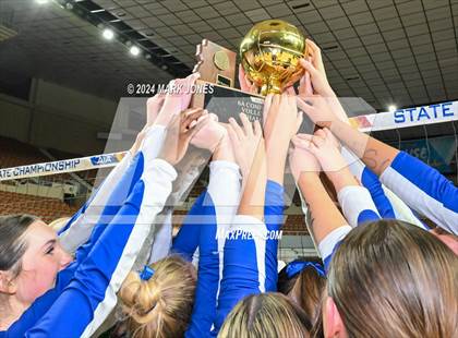Thumbnail 1 in  Xavier College Prep vs. Corona del Sol (AIA 6A Final - Awards) photogallery.