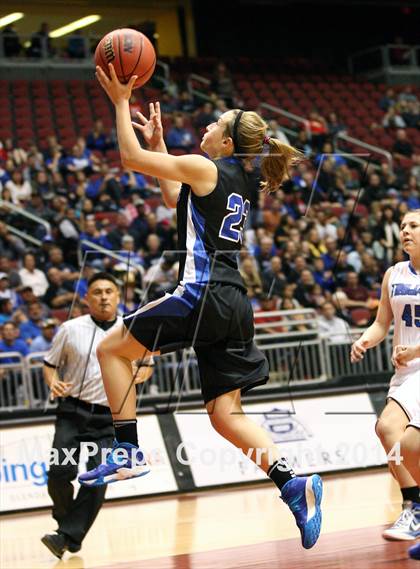 Thumbnail 3 in Valley Christian vs. Fountain Hills (AIA D3 Final) photogallery.