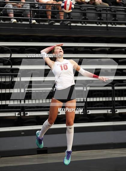 Thumbnail 1 in Lone Peak vs. Woods Cross photogallery.