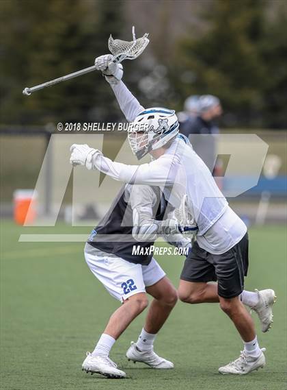 Thumbnail 2 in Staples vs. Darien photogallery.