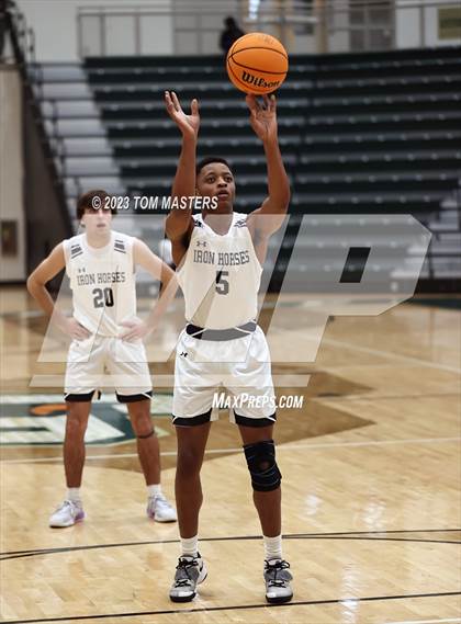 Thumbnail 3 in Philip Simmons vs. Parkwood photogallery.