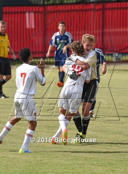 Thumbnail 3 in Charlotte Catholic vs Weddington photogallery.
