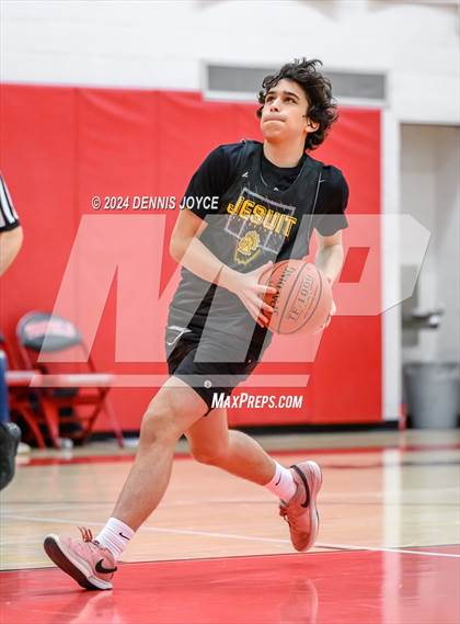 Thumbnail 3 in McQuaid Jesuit vs Marcus Whitman (Preseason) photogallery.