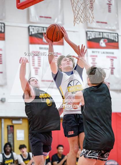 Thumbnail 3 in McQuaid Jesuit vs Marcus Whitman (Preseason) photogallery.