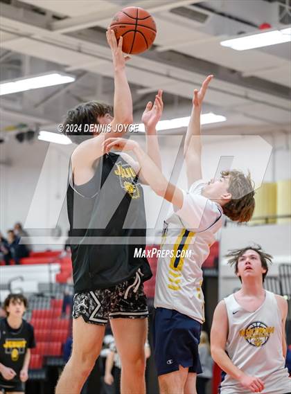 Thumbnail 2 in McQuaid Jesuit vs Marcus Whitman (Preseason) photogallery.