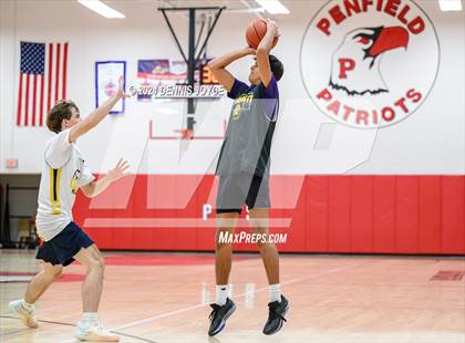 Thumbnail 3 in McQuaid Jesuit vs Marcus Whitman (Preseason) photogallery.