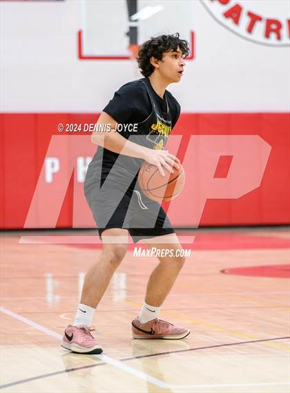 Thumbnail 2 in McQuaid Jesuit vs Marcus Whitman (Preseason) photogallery.