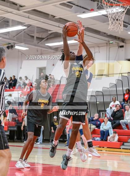 Thumbnail 1 in McQuaid Jesuit vs Marcus Whitman (Preseason) photogallery.