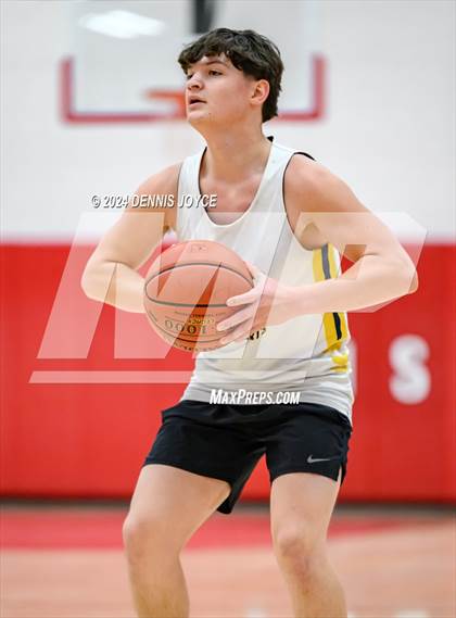 Thumbnail 2 in McQuaid Jesuit vs Marcus Whitman (Preseason) photogallery.
