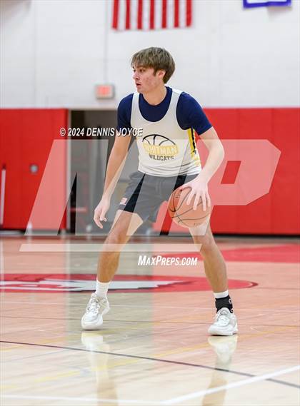 Thumbnail 3 in McQuaid Jesuit vs Marcus Whitman (Preseason) photogallery.