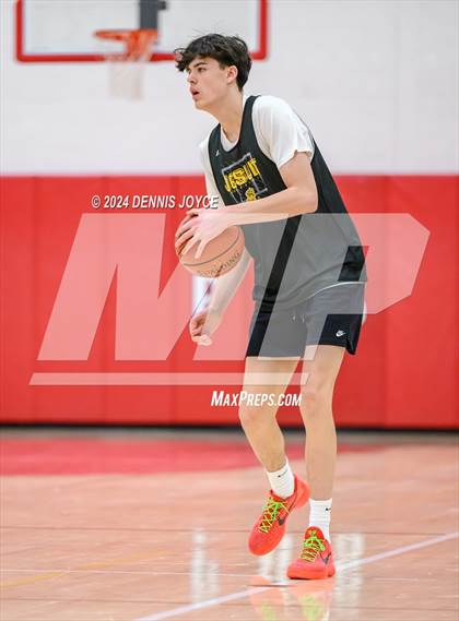 Thumbnail 3 in McQuaid Jesuit vs Marcus Whitman (Preseason) photogallery.