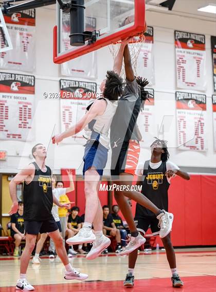 Thumbnail 2 in McQuaid Jesuit vs Marcus Whitman (Preseason) photogallery.