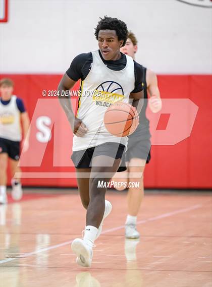 Thumbnail 2 in McQuaid Jesuit vs Marcus Whitman (Preseason) photogallery.