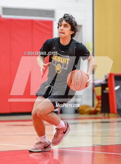Thumbnail 2 in McQuaid Jesuit vs Marcus Whitman (Preseason) photogallery.