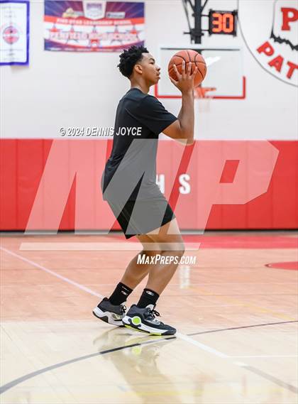 Thumbnail 2 in McQuaid Jesuit vs Marcus Whitman (Preseason) photogallery.