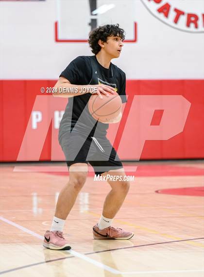 Thumbnail 3 in McQuaid Jesuit vs Marcus Whitman (Preseason) photogallery.