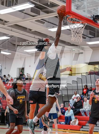 Thumbnail 3 in McQuaid Jesuit vs Marcus Whitman (Preseason) photogallery.