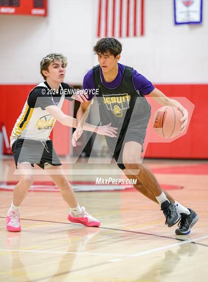 Thumbnail 2 in McQuaid Jesuit vs Marcus Whitman (Preseason) photogallery.