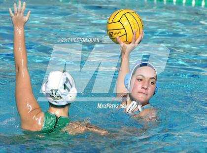 Thumbnail 3 in Edison vs Corona Del Mar (Holiday Cup) photogallery.