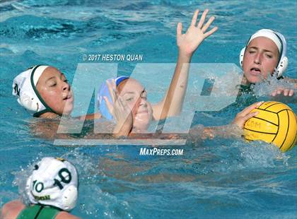 Thumbnail 2 in Edison vs Corona Del Mar (Holiday Cup) photogallery.