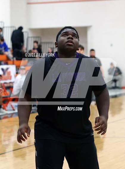 Thumbnail 3 in Grand Saline vs LaPoynor photogallery.