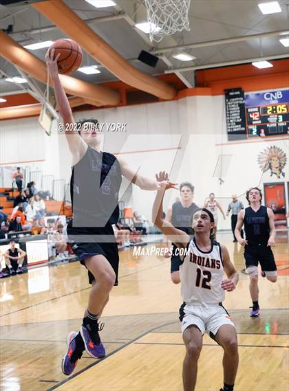 Thumbnail 3 in Grand Saline vs LaPoynor photogallery.