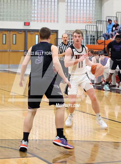 Thumbnail 1 in Grand Saline vs LaPoynor photogallery.