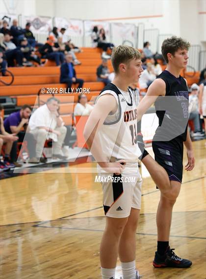 Thumbnail 2 in Grand Saline vs LaPoynor photogallery.
