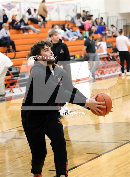 Thumbnail 2 in Grand Saline vs LaPoynor photogallery.