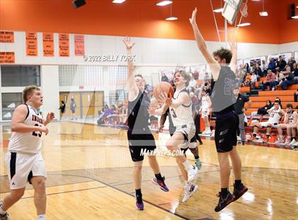 Thumbnail 3 in Grand Saline vs LaPoynor photogallery.