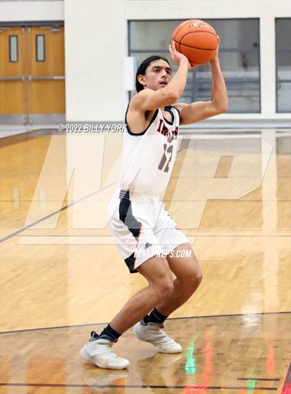 Thumbnail 2 in Grand Saline vs LaPoynor photogallery.