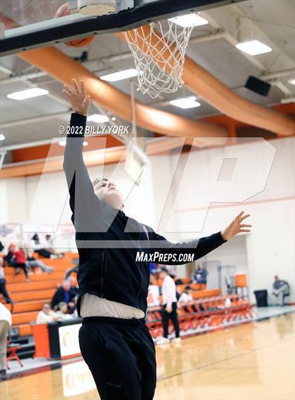 Thumbnail 3 in Grand Saline vs LaPoynor photogallery.