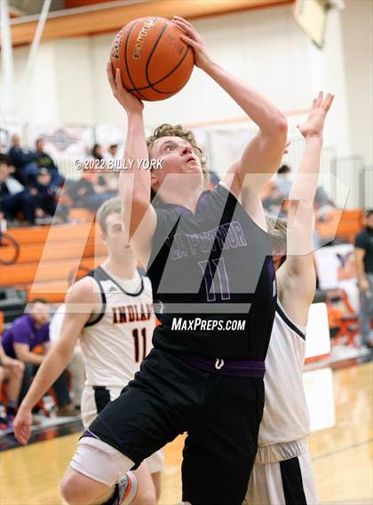 Thumbnail 2 in Grand Saline vs LaPoynor photogallery.