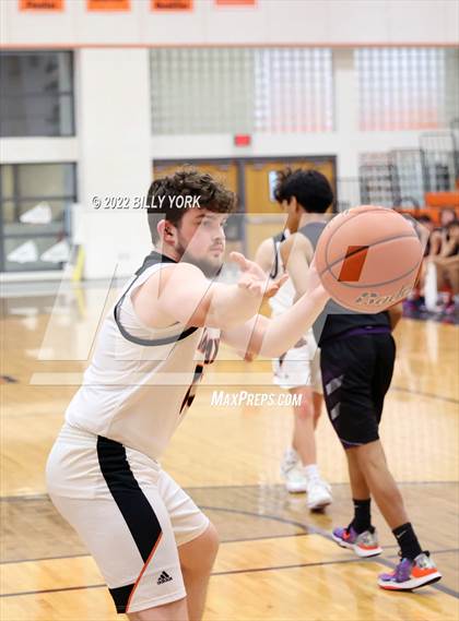 Thumbnail 1 in Grand Saline vs LaPoynor photogallery.