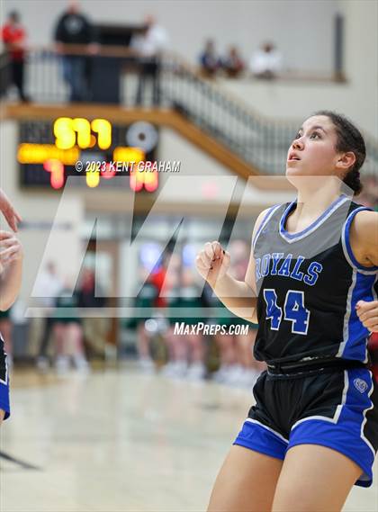 Thumbnail 1 in Hamilton Southeastern vs Zionsville (IHSAA 4A Sectional Semi Final) photogallery.
