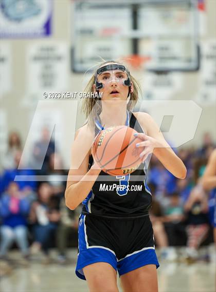 Thumbnail 2 in Hamilton Southeastern vs Zionsville (IHSAA 4A Sectional Semi Final) photogallery.